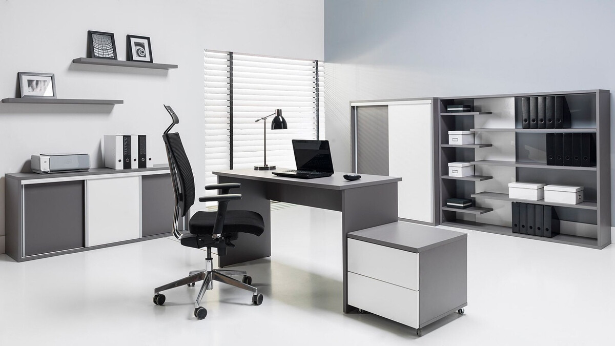 Plaukts Avitori 104