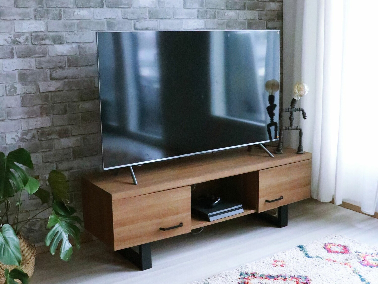 TV galds Berwyn 501 (Tumšs koks)
