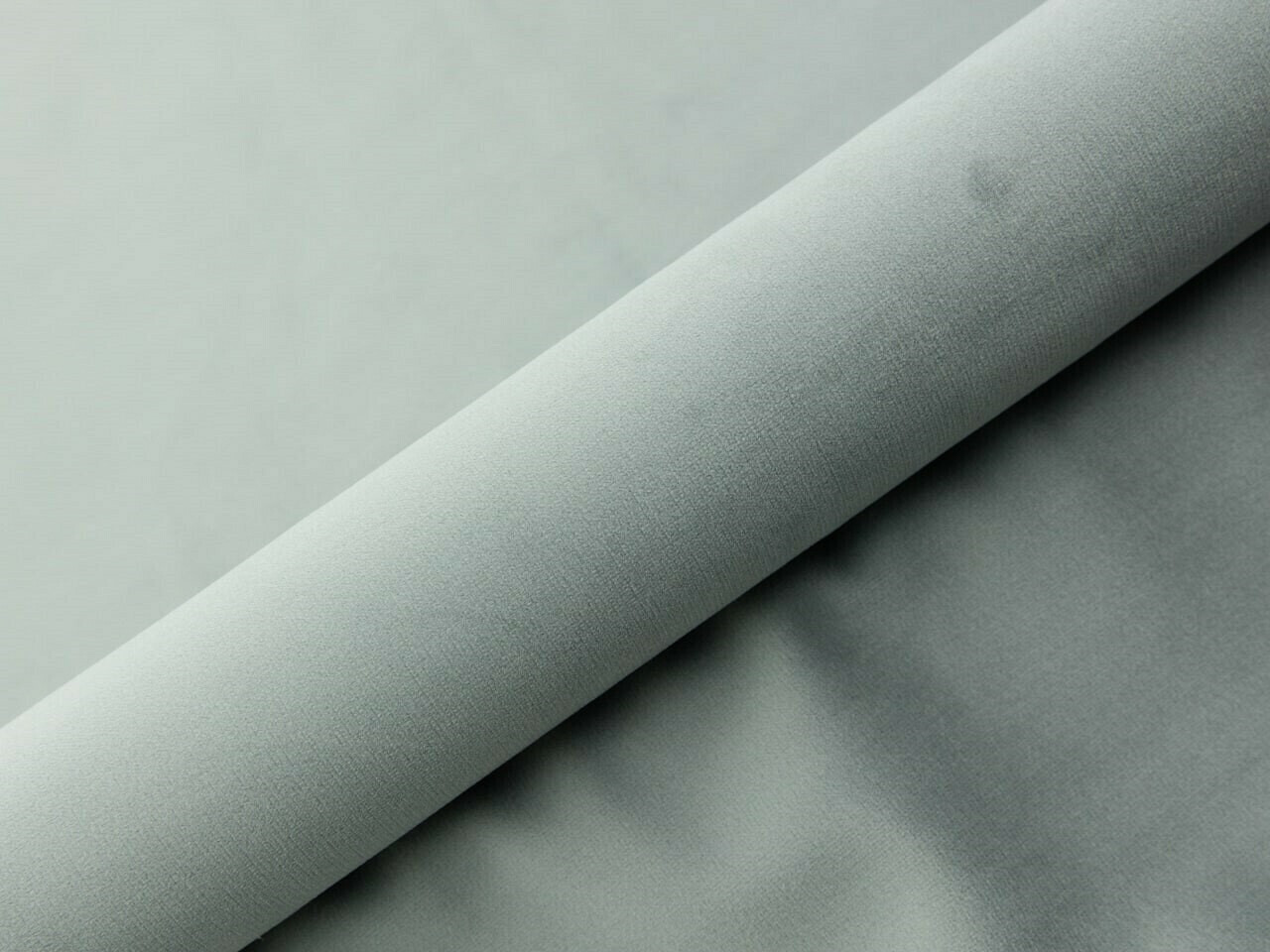 Kontinentālā gulta Martinez 114 (Magic Velvet 2240)