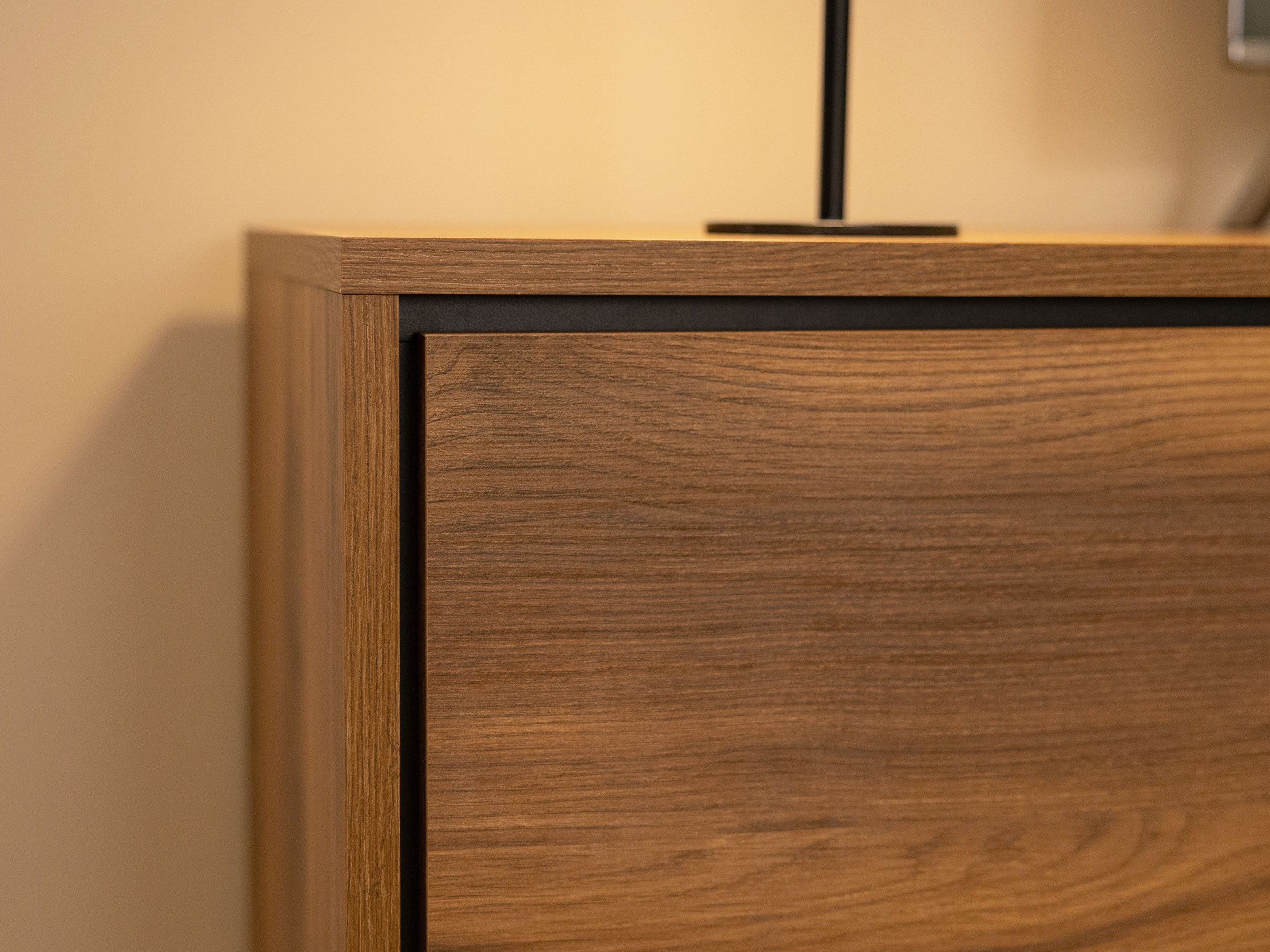 TV galds Cornovu 101