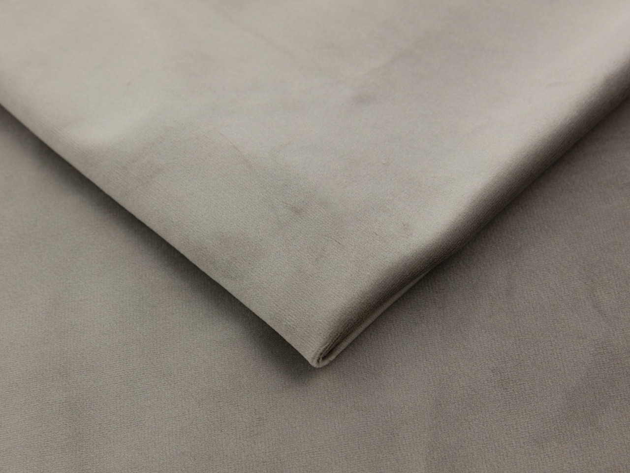 Kontinentālā gulta Martinez 129 (Magic Velvet 2210)