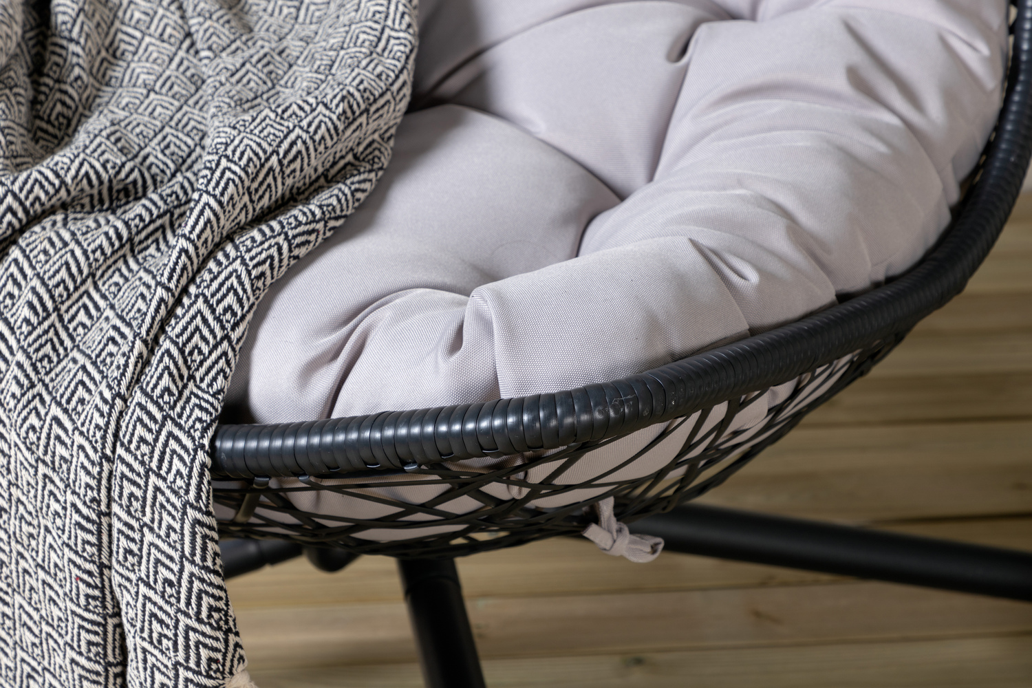 Piekaramais krēsls Dallas 519 (Melns)