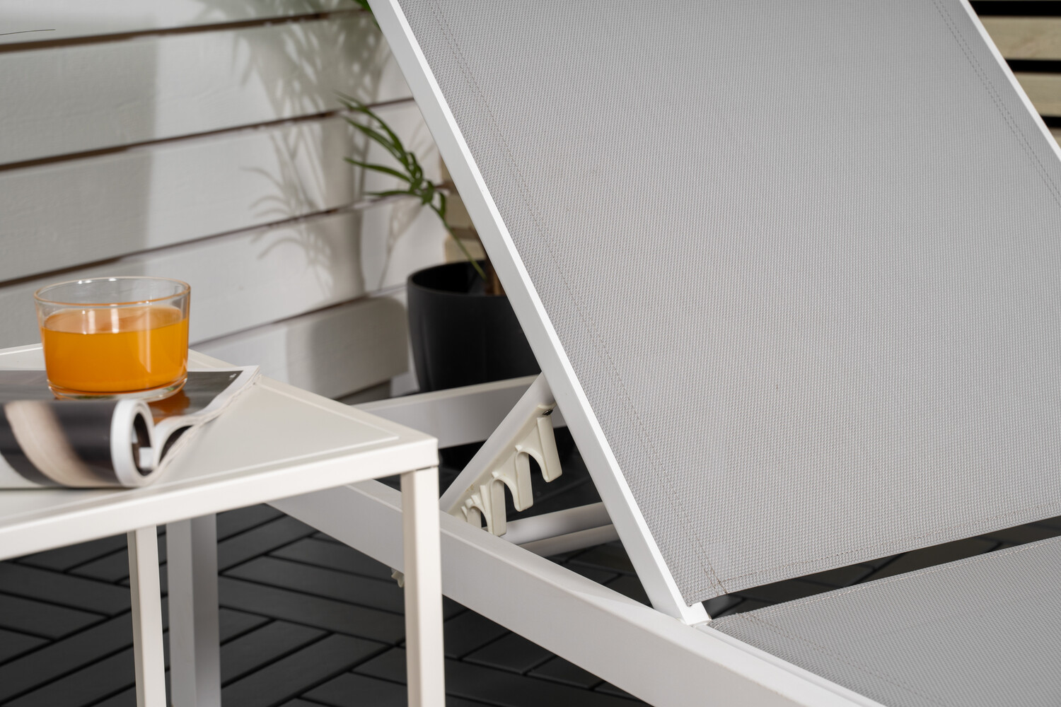 Sauļošanās krēsls Dallas 2314 (Balts + Pelēks)