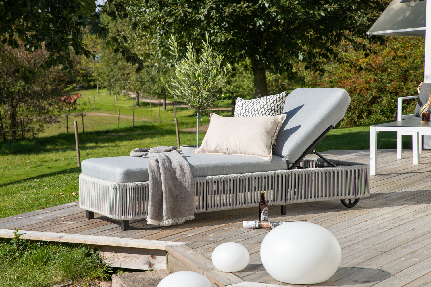 Sauļošanās krēsls Dallas 2320 (Pelēks + Melns)