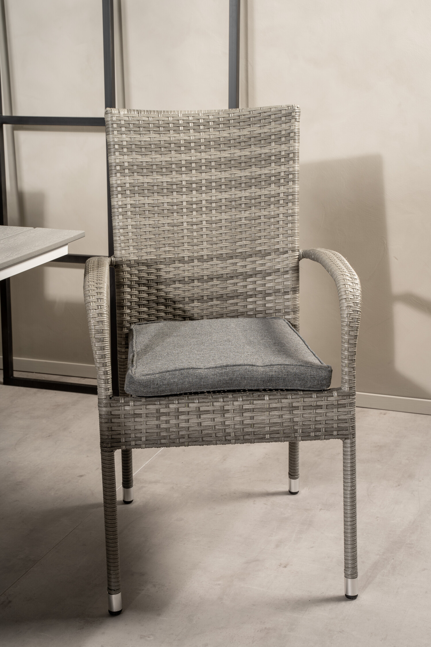 Galds un krēslu komplekts Dallas 2408 (Pelēks + Tumši pelēks)