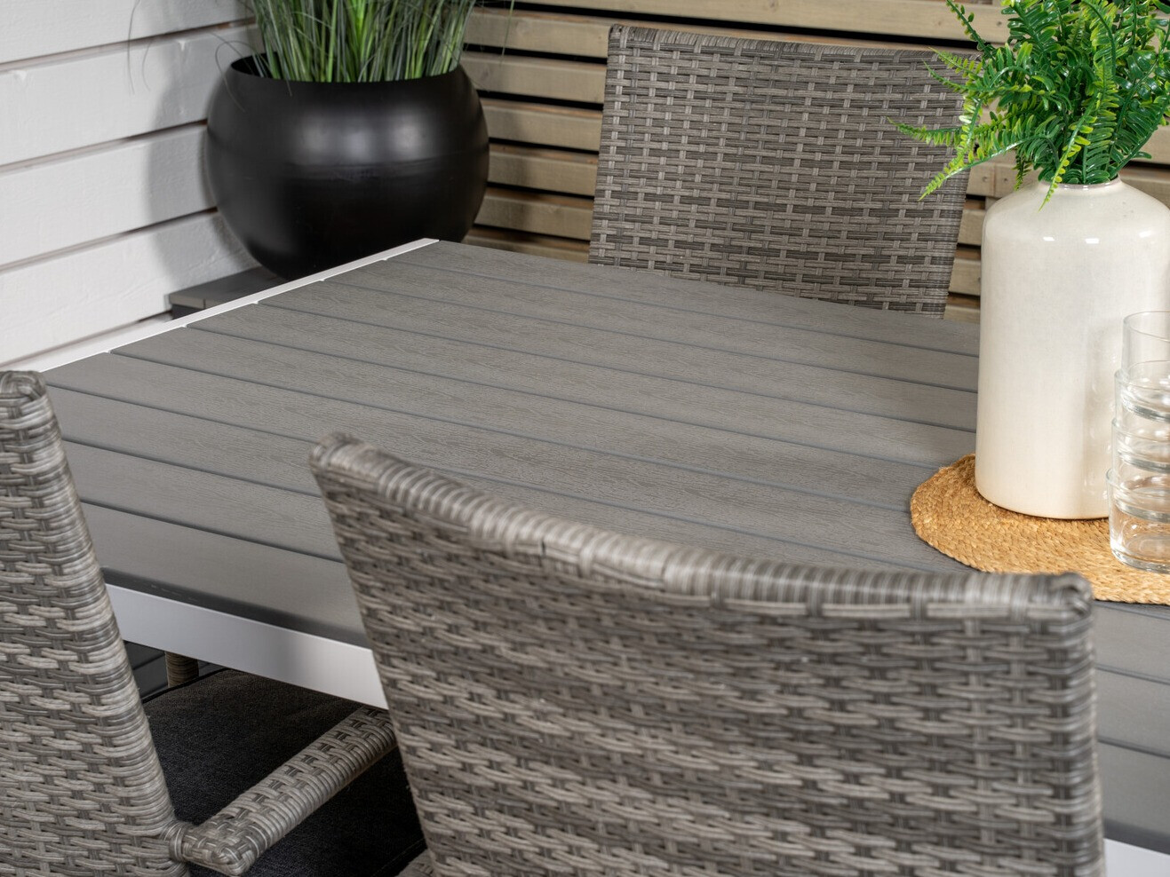 Galds un krēslu komplekts Dallas 2208