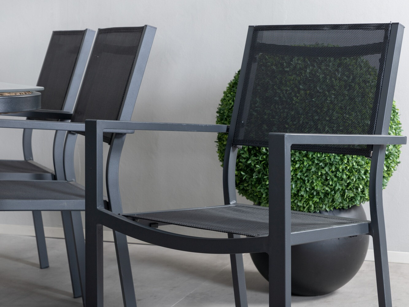 Galds un krēslu komplekts Dallas 760