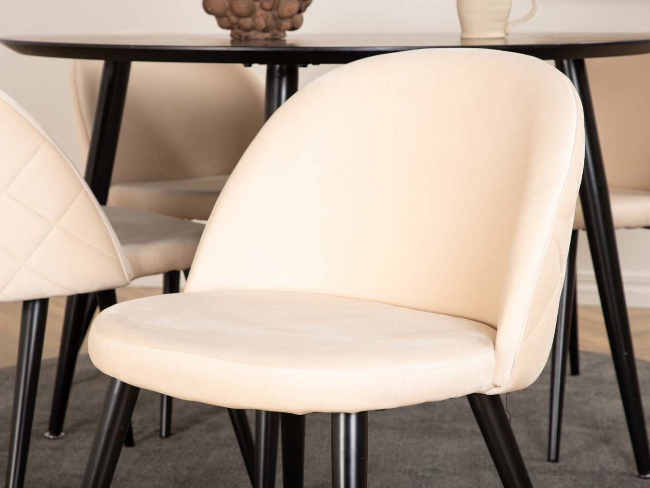 Ēdamistabas komplekts Dallas 2545 (Krēms + Melns)