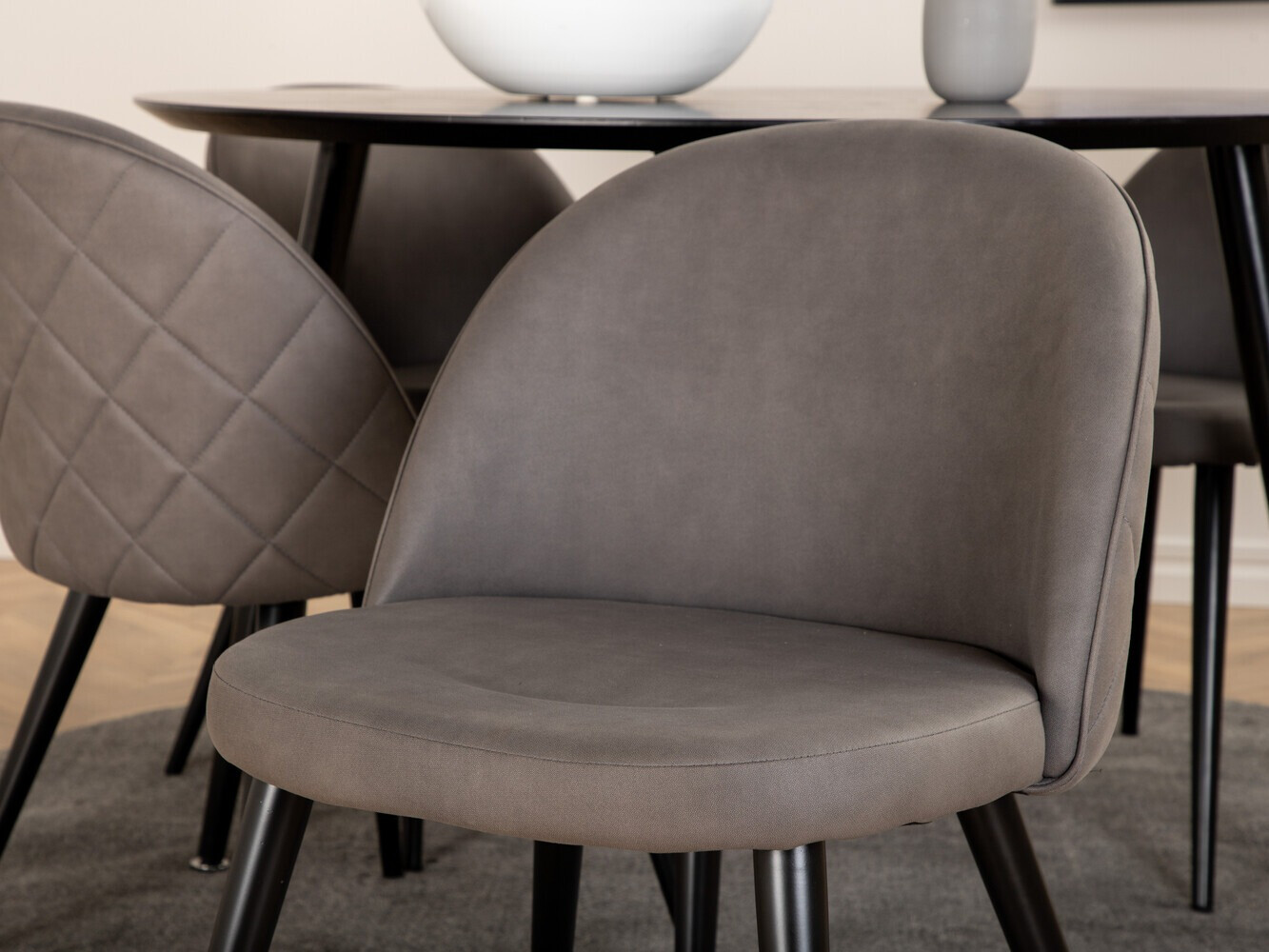 Ēdamistabas komplekts Dallas 2545 (Pelēks + Melns)