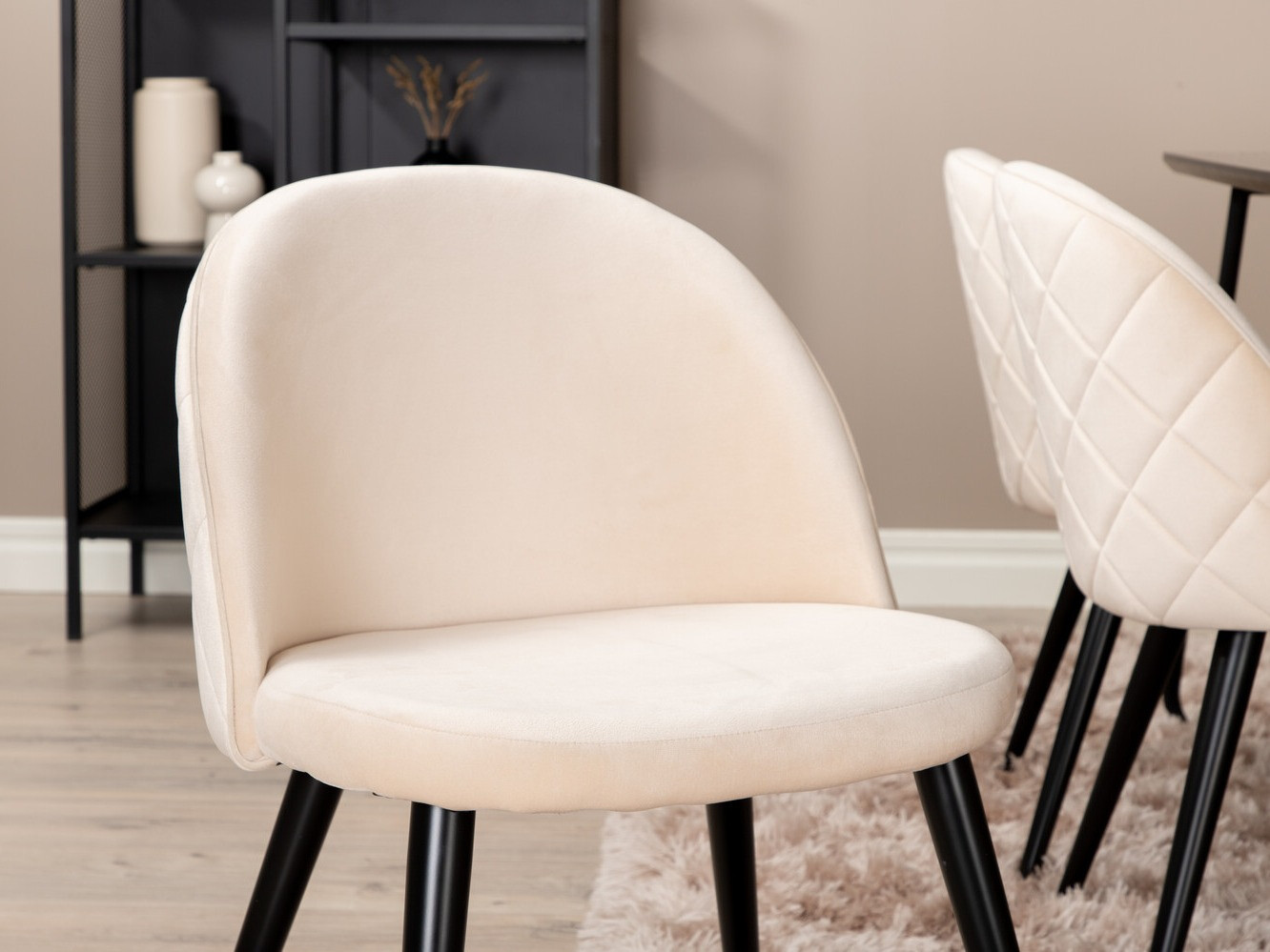 Ēdamistabas komplekts Dallas 2723 (Bēšs + Melns)