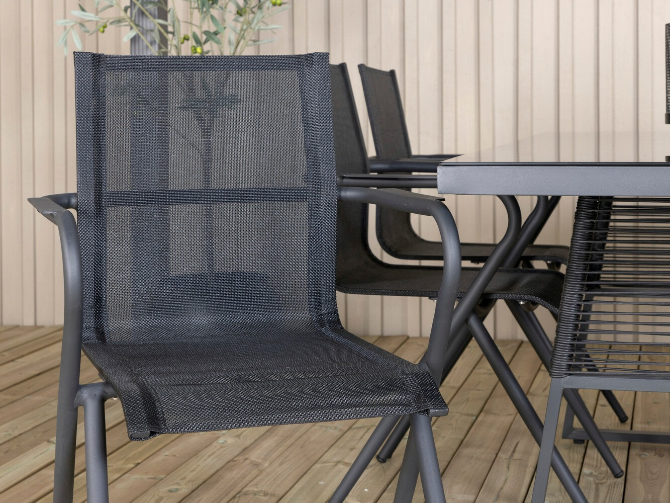 Galds un krēslu komplekts Dallas 1042