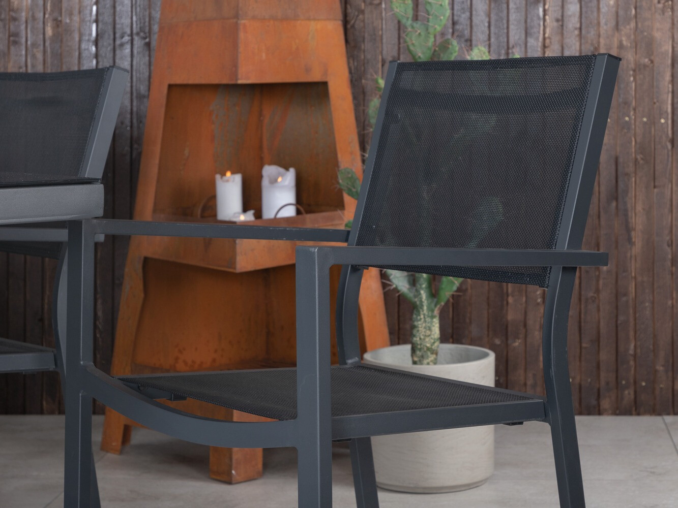 Galds un krēslu komplekts Dallas 1043