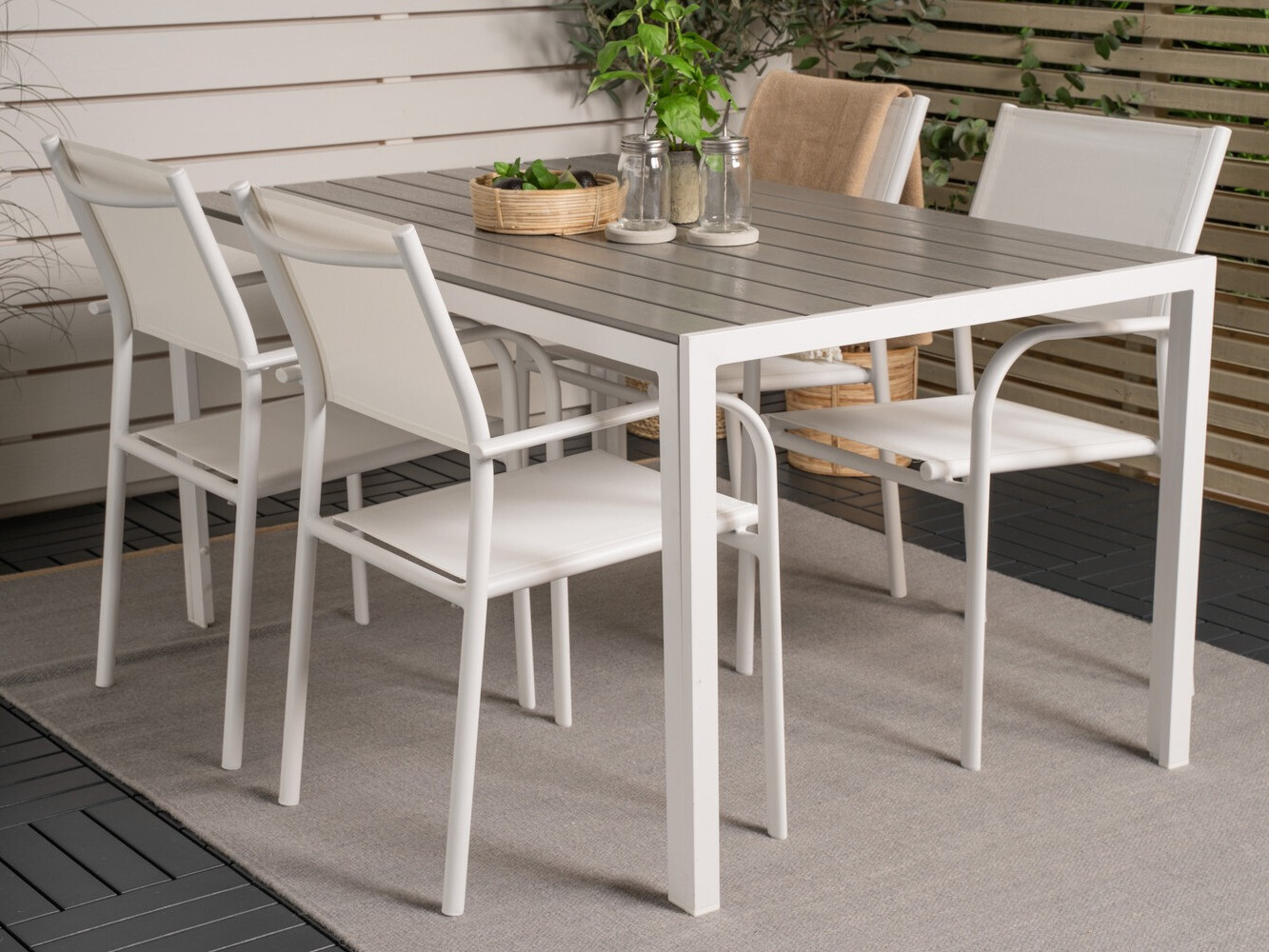 Galds un krēslu komplekts Dallas 2206