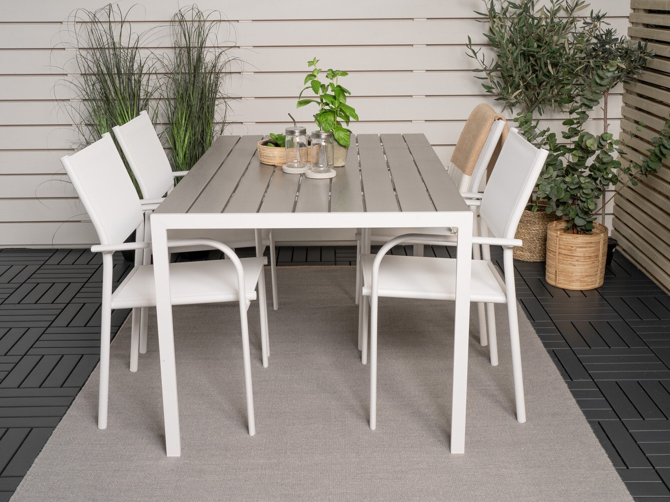 Galds un krēslu komplekts Dallas 2206