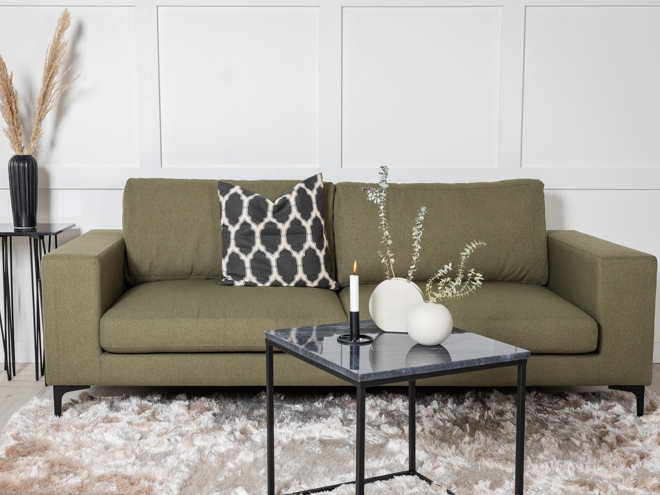 Dīvāns Dallas 2910 (Putekļaini zaļa + Melns)