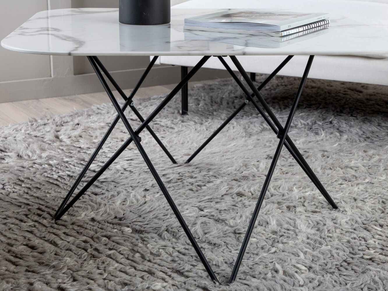 Žurnālu galdiņš Dallas 1723 (Balts + Melns)