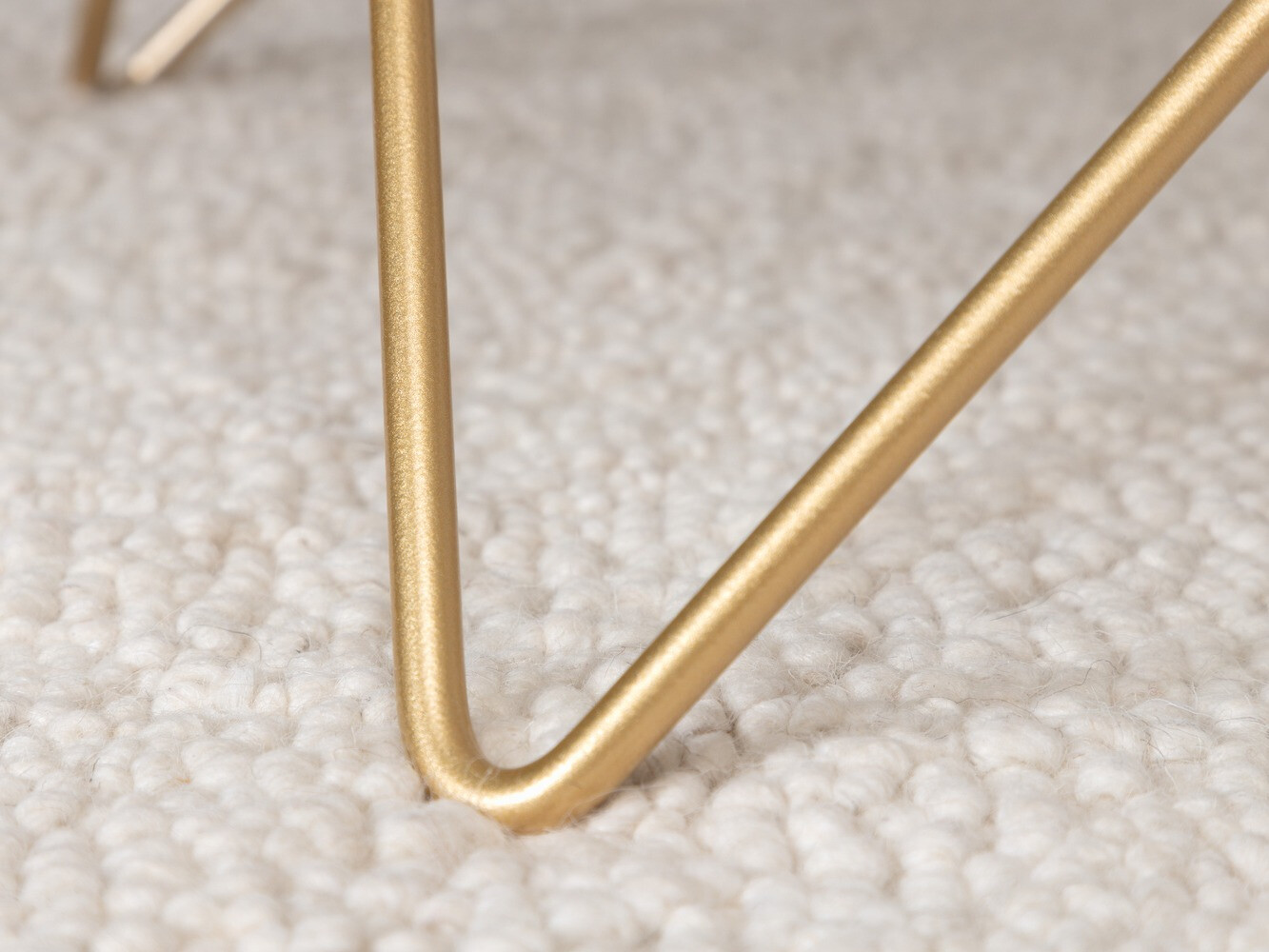 Žurnālu galdiņš Dallas 1723 (Melns + Misiņš)