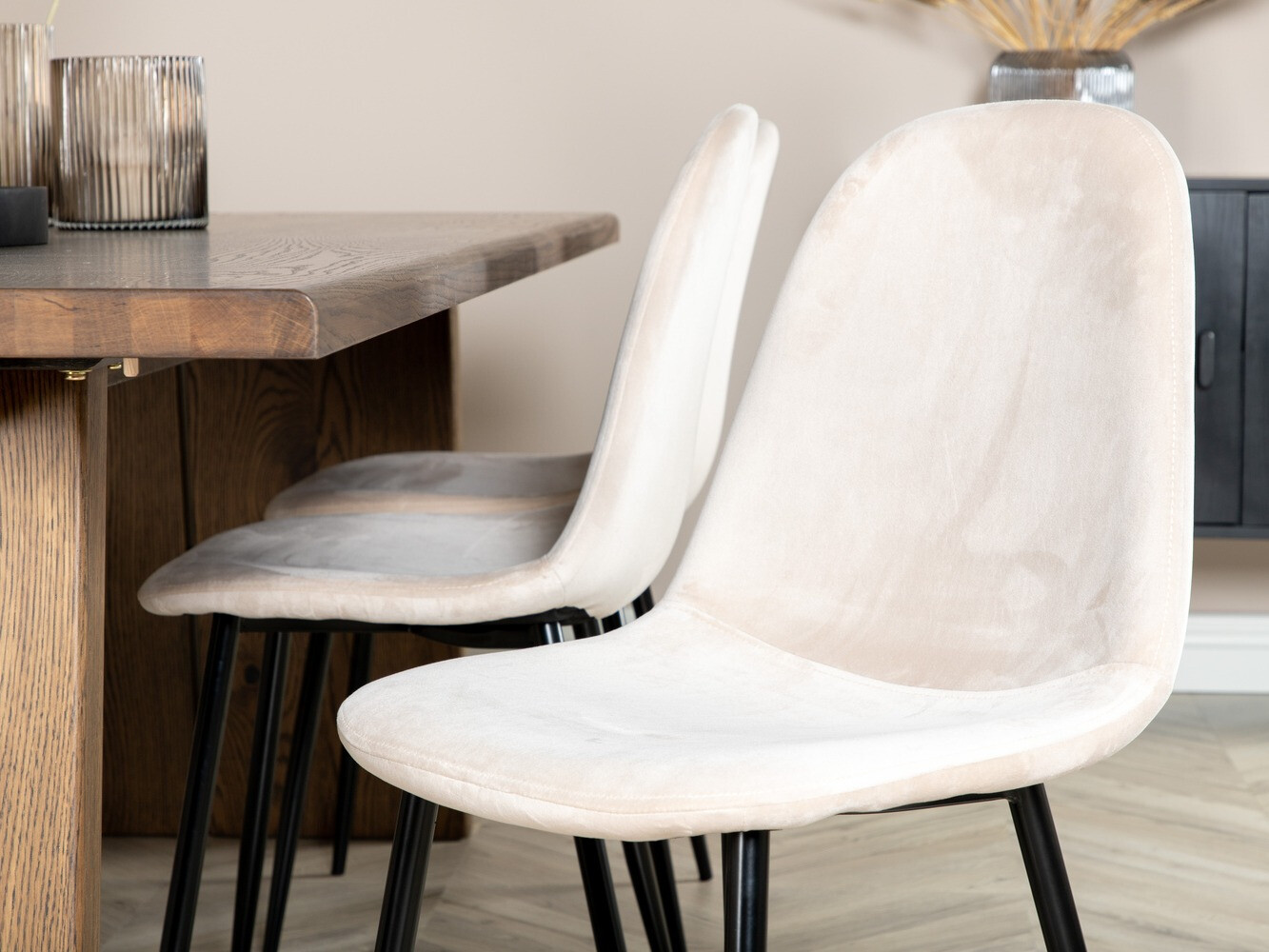 Ēdamistabas komplekts Dallas 1868 (Melns + Bēšs)