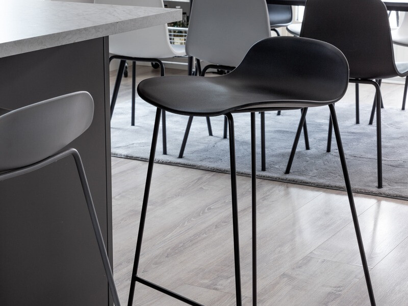 Bāra krēsls Dallas 107 (Melns)