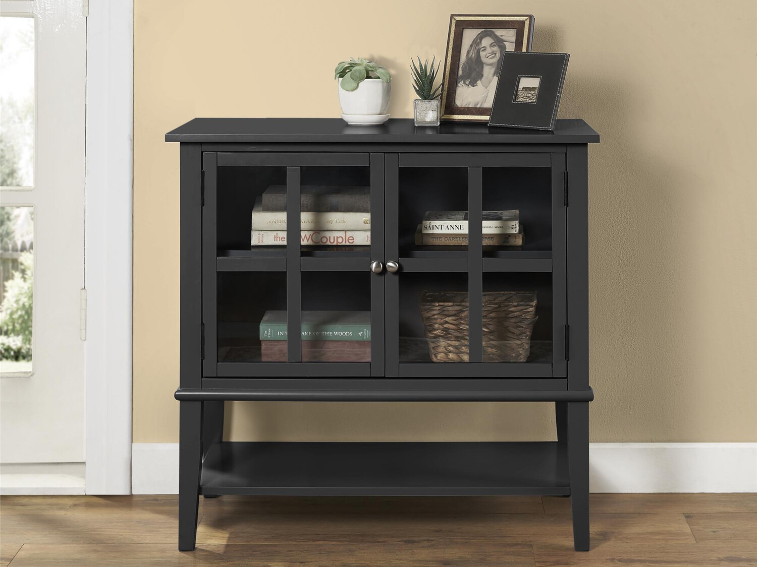 Skapis Sonfivo 104 (Melns)