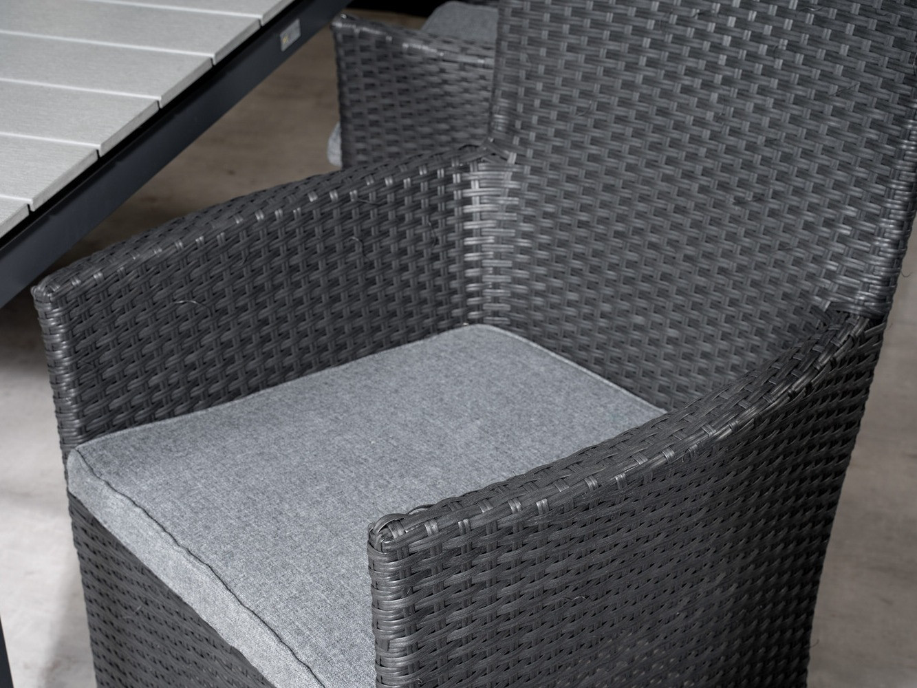 Galds un krēslu komplekts Dallas 2336