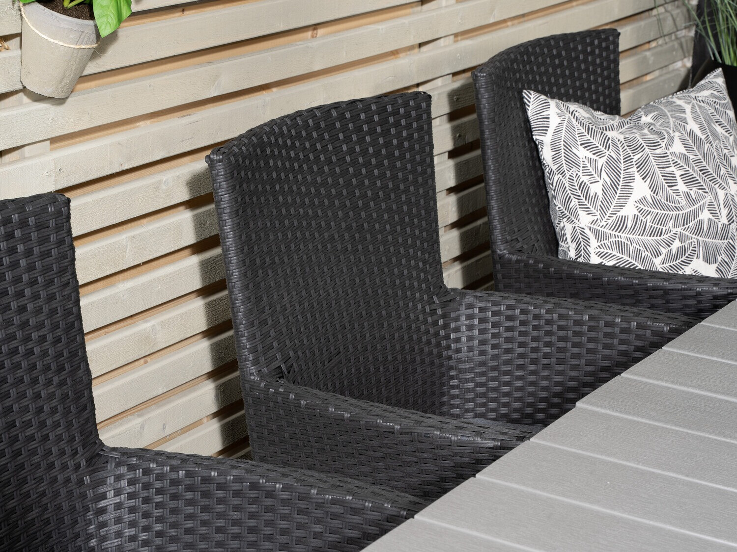 Galds un krēslu komplekts Dallas 2501