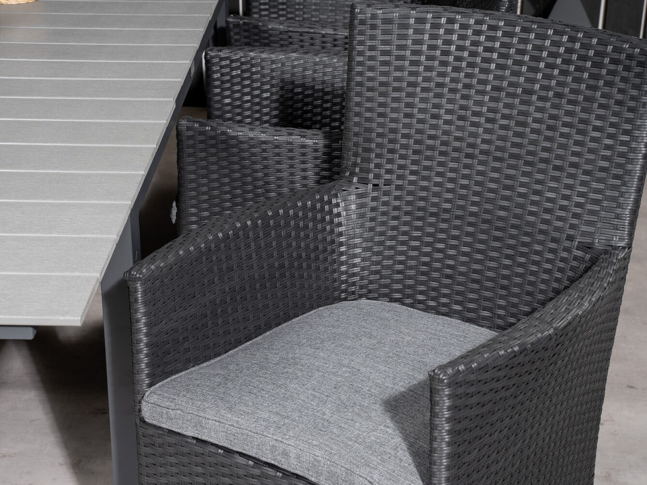 Galds un krēslu komplekts Dallas 2501