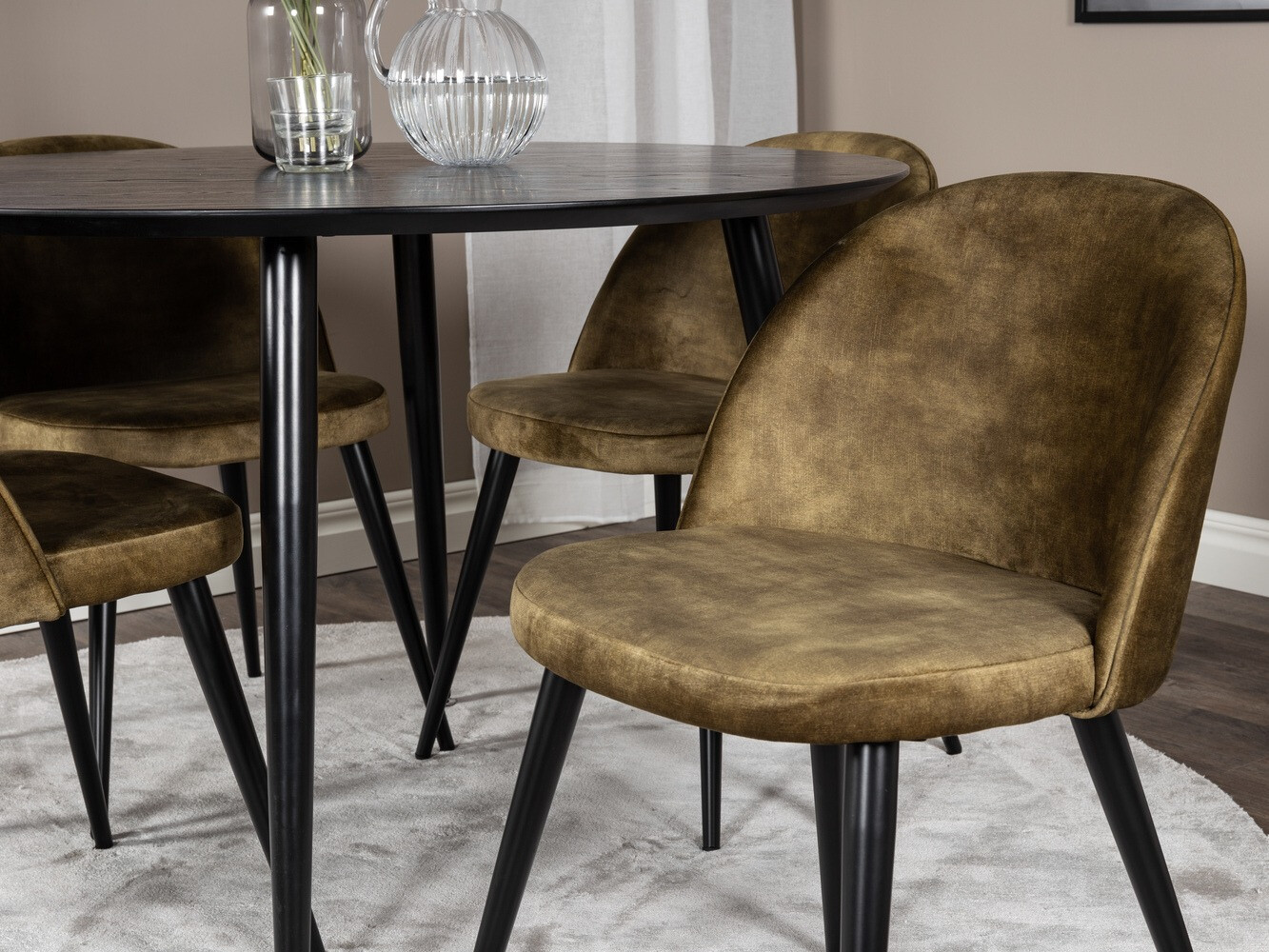 Ēdamistabas komplekts Dallas 1559 (Putekļaini zaļa + Melns)