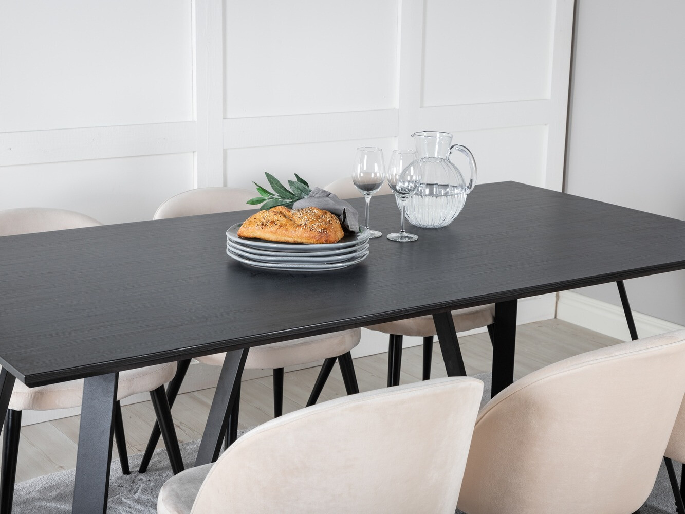 Ēdamistabas komplekts Dallas 360 (Bēšs + Melns)