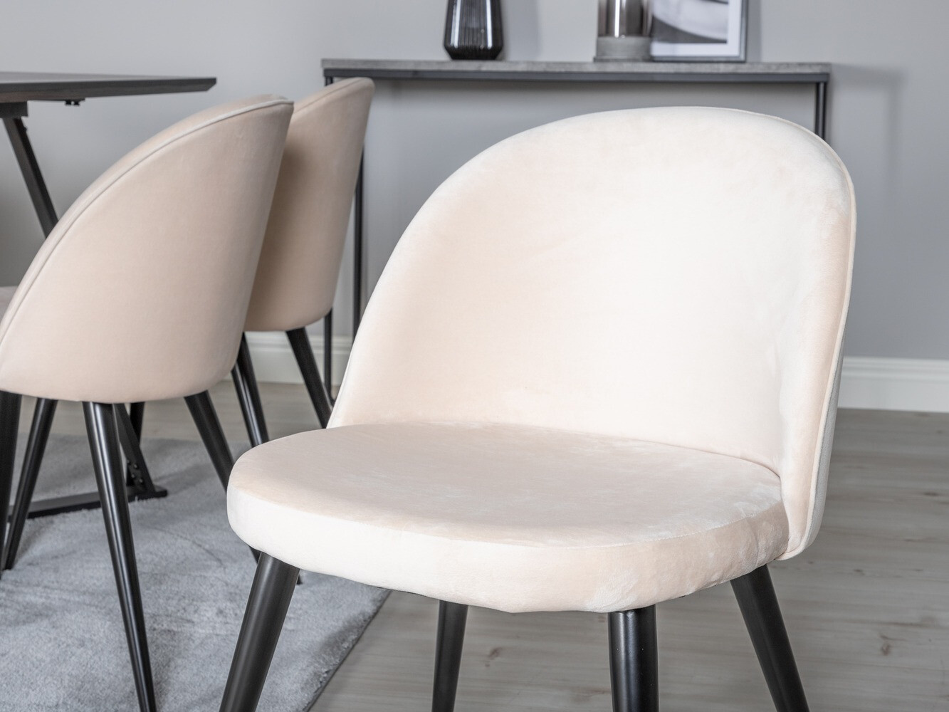 Ēdamistabas komplekts Dallas 360 (Bēšs + Melns)