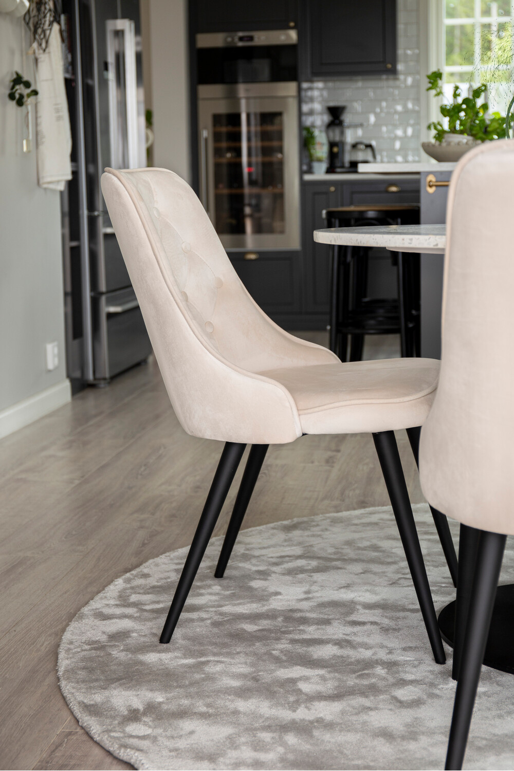 Ēdamistabas komplekts Dallas 1160 (Bēšs + Melns)