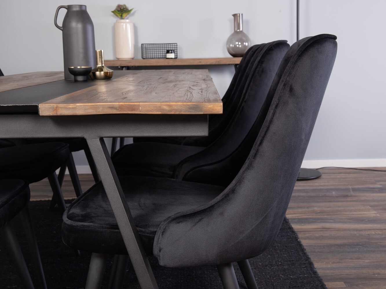 Ēdamistabas komplekts Dallas 1934 (Melns)