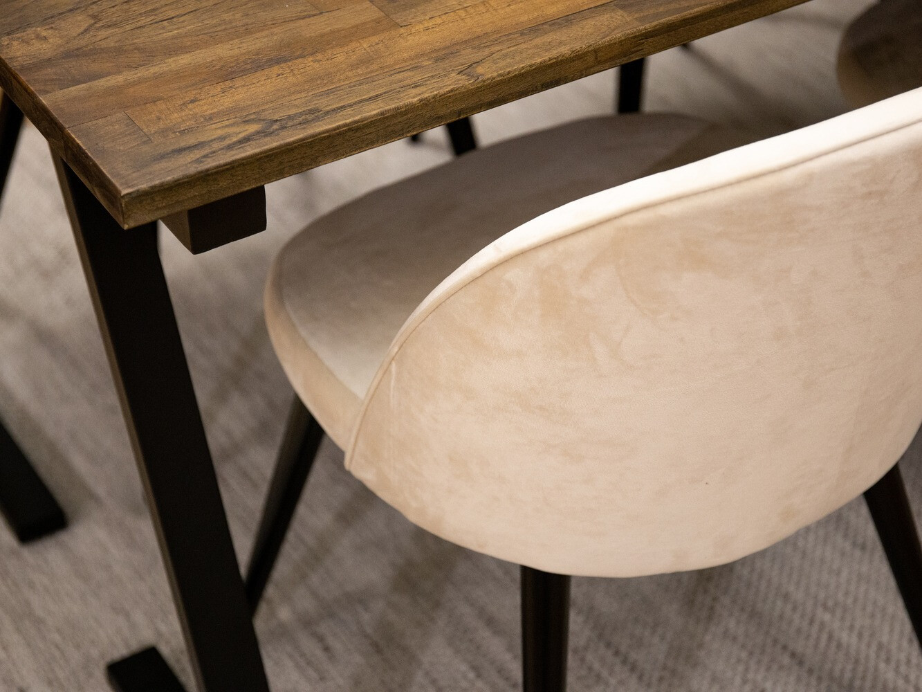 Обеденный гарнитур Dallas 1944 (Крем + Чёрный)