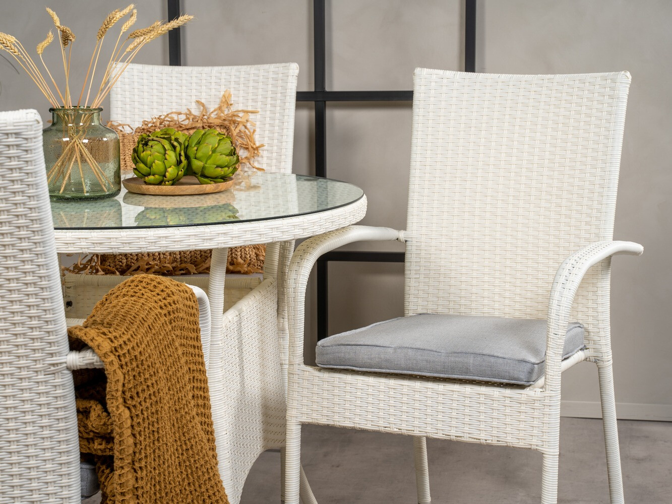 Galds un krēslu komplekts Dallas 620