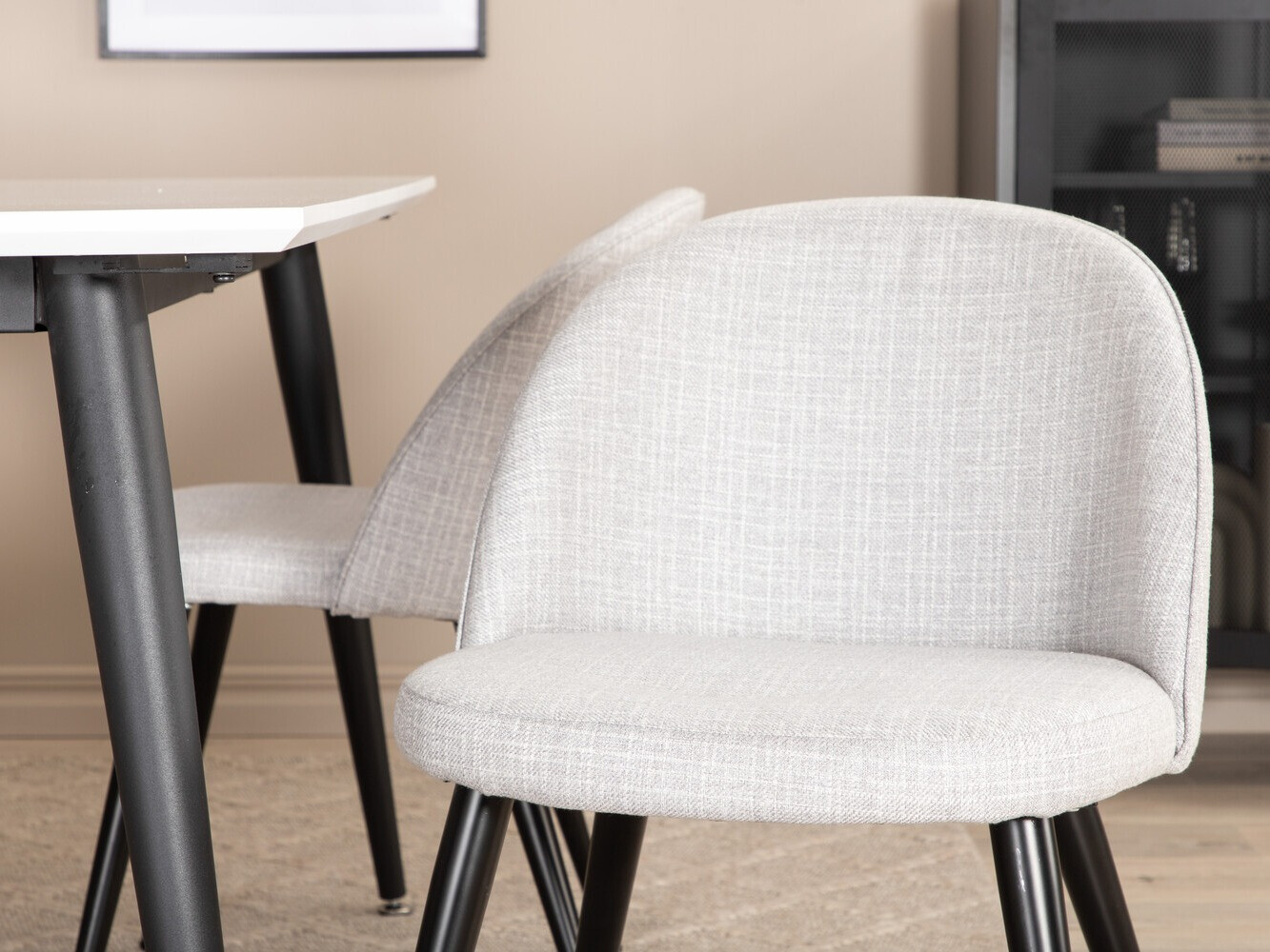 Ēdamistabas komplekts Dallas 2731 (Gaiši pelēks + Melns)