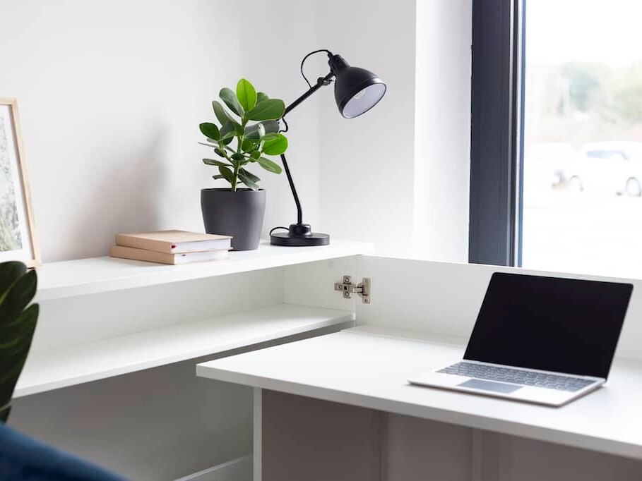 Угловой письменный стол Concept Pro Lenart Levfere 101 (Белый + Глянцевый белый)