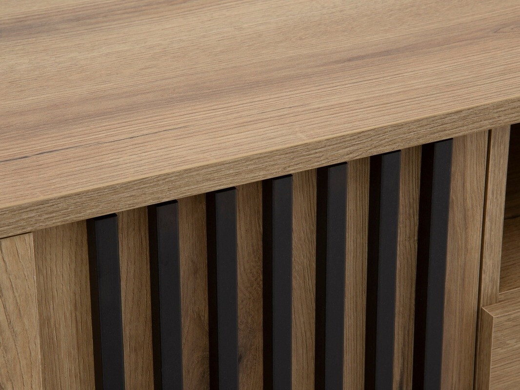 Kомод Dorvela 102