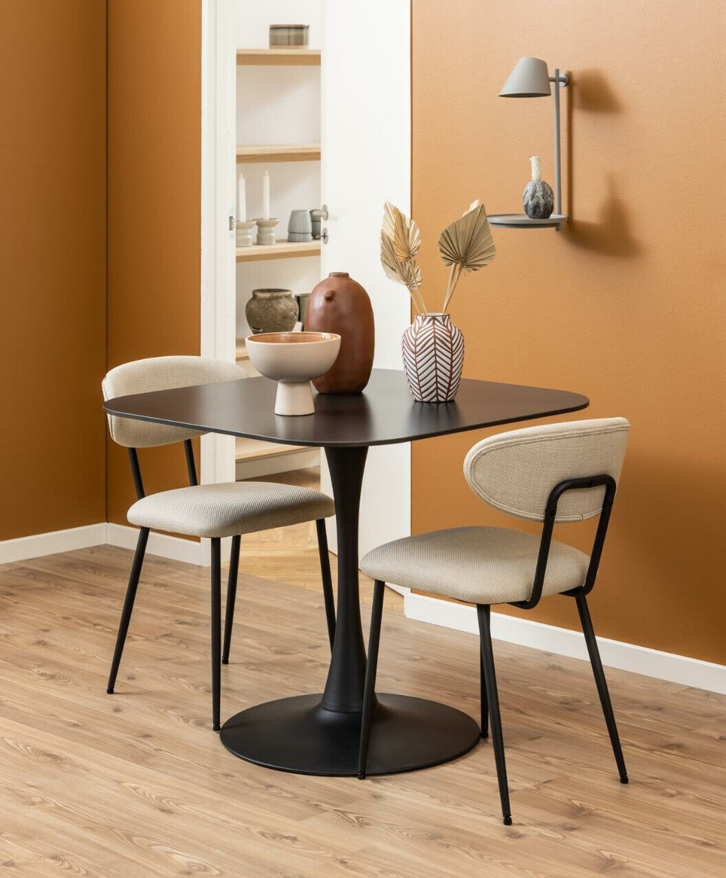 Galds Norsica 690 (Melns + Melnais marmors)