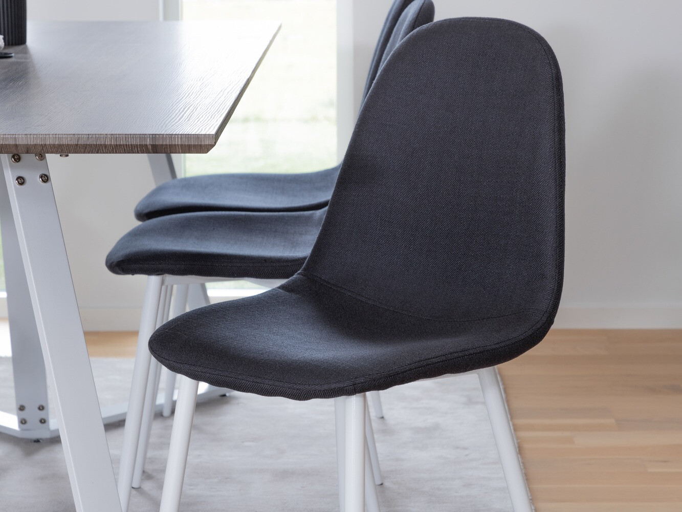 Ēdamistabas komplekts Dallas 1804 (Balts + Melns)