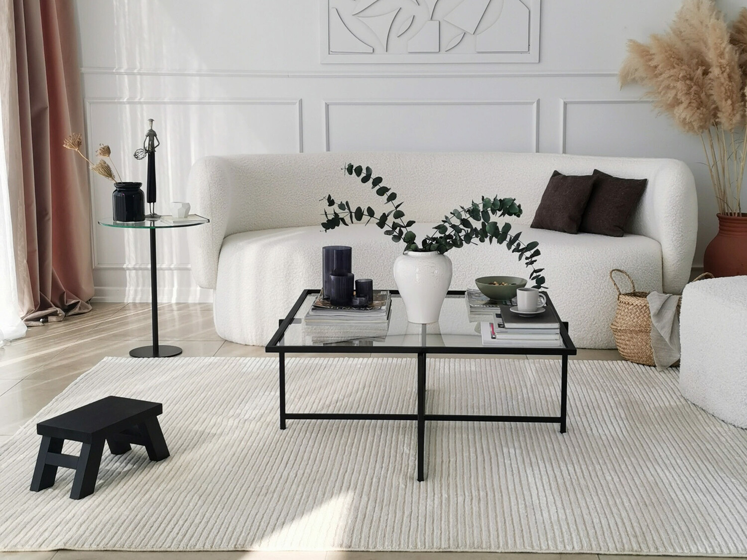 Žurnālu galdiņš Kailua 1287 (Melns)