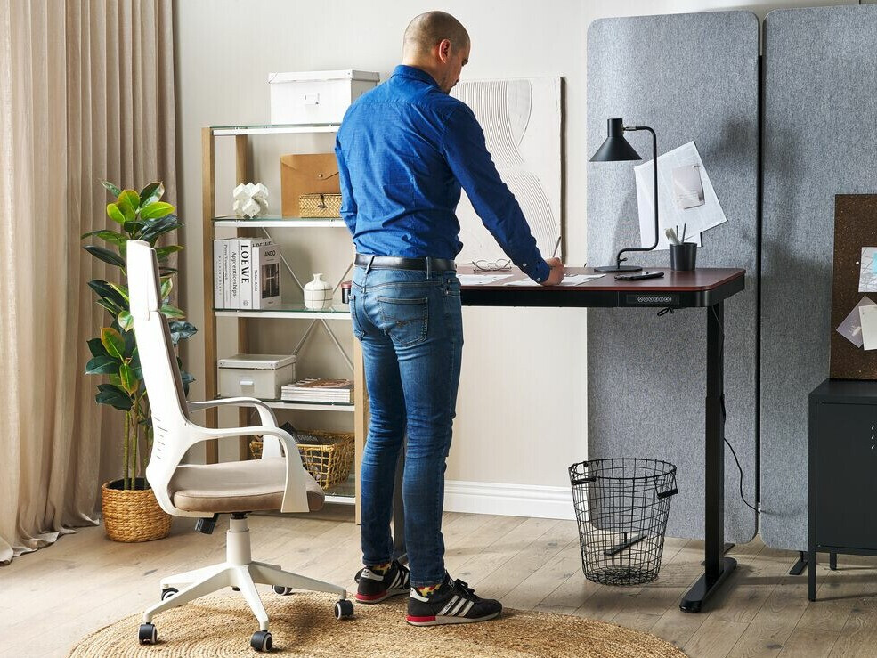 Rakstāmgalds ar regulējamu augstumu Berwyn 224 (Melns + Tumšs koks)