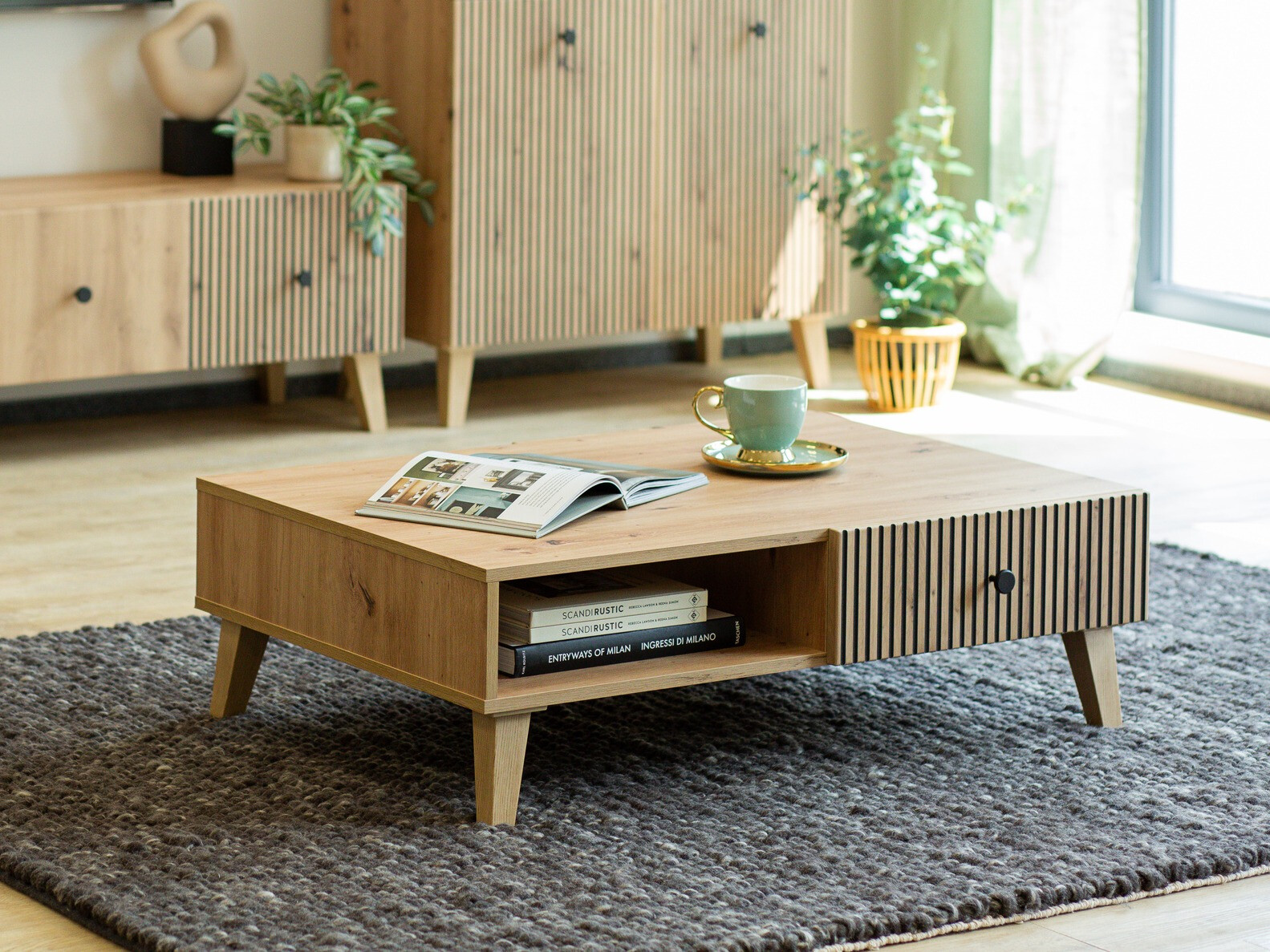 Žurnālu galdiņš Beltivi 103