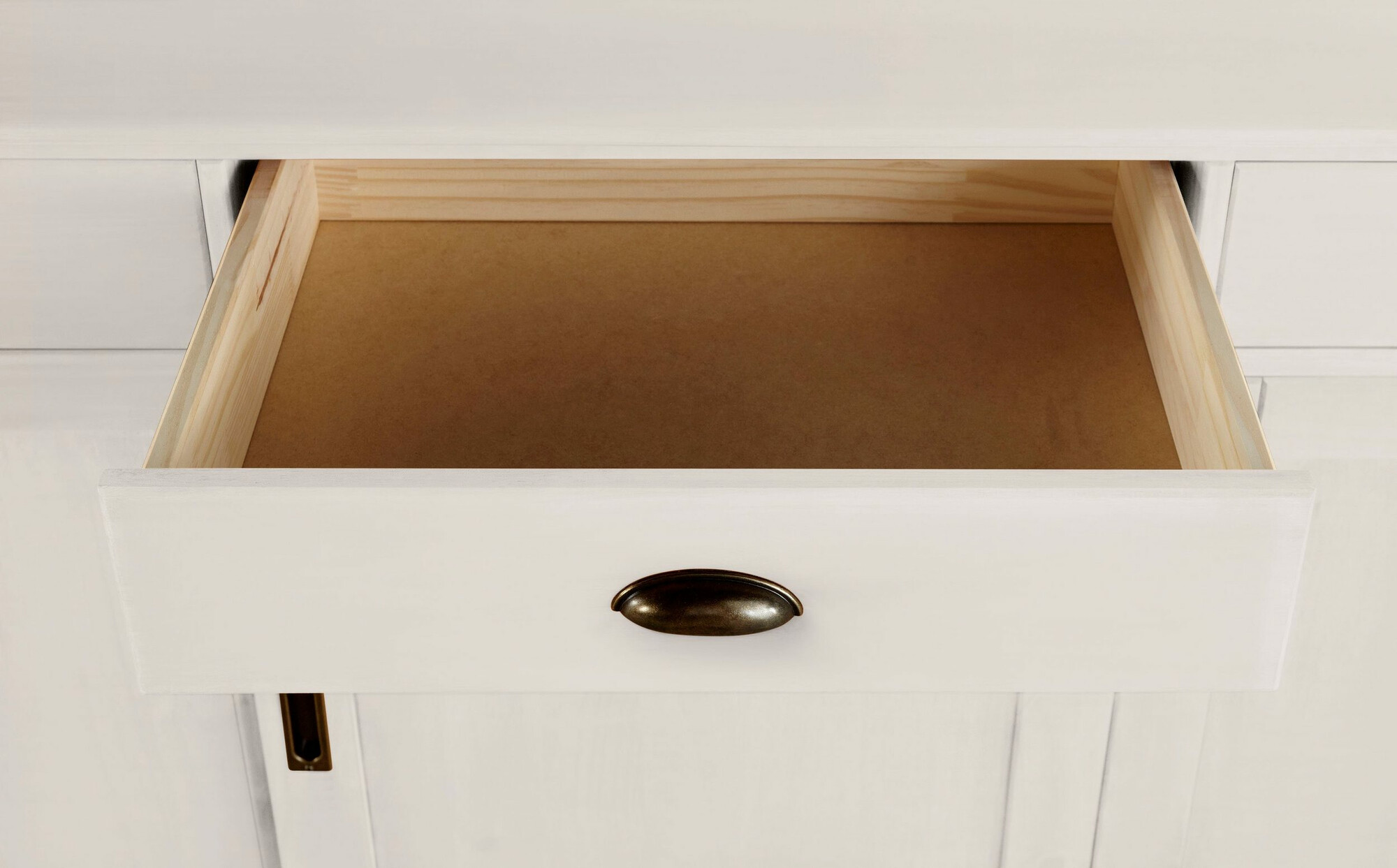 Kumode Felelma 101 (Balts)