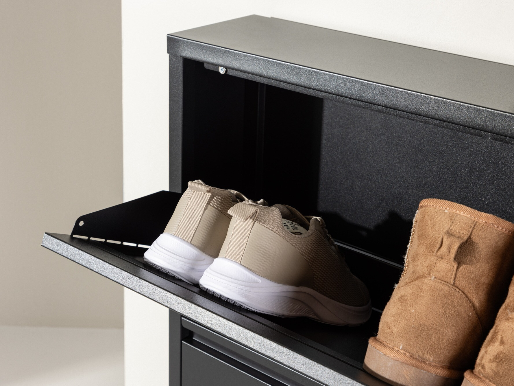 Kurpju kaste Dallas 4300