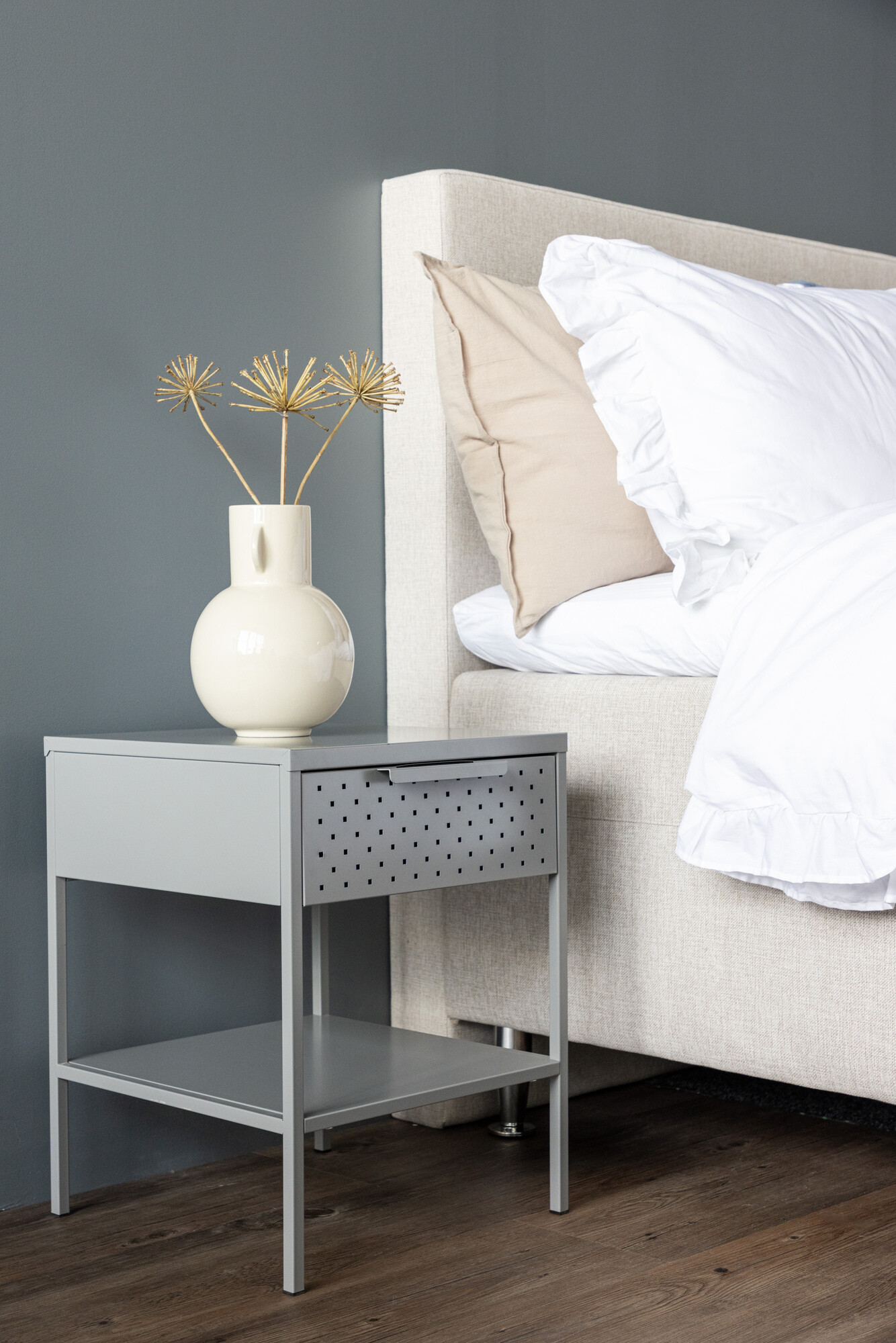 Naktsgaldiņš Dallas 4299 (Gaiši pelēks)