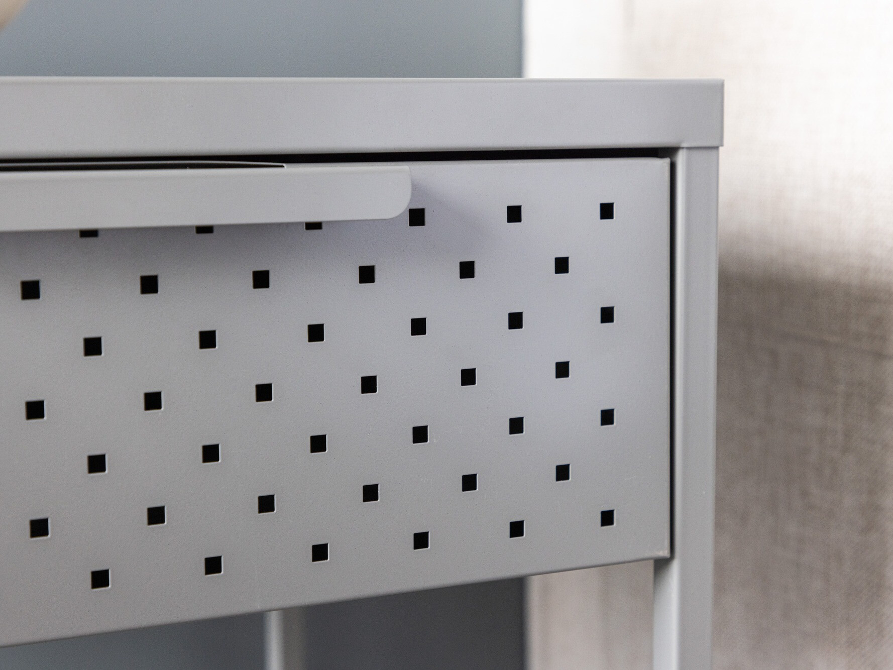 Naktsgaldiņš Dallas 4299 (Gaiši pelēks)