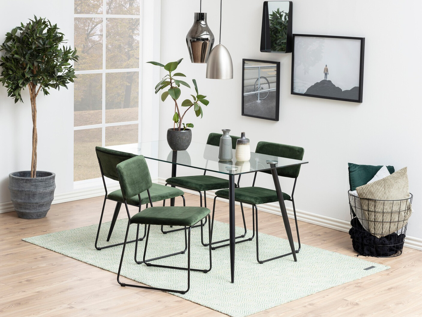 Ēdamistabas komplekts Norsica 557 (Tumši zaļš + Melns)