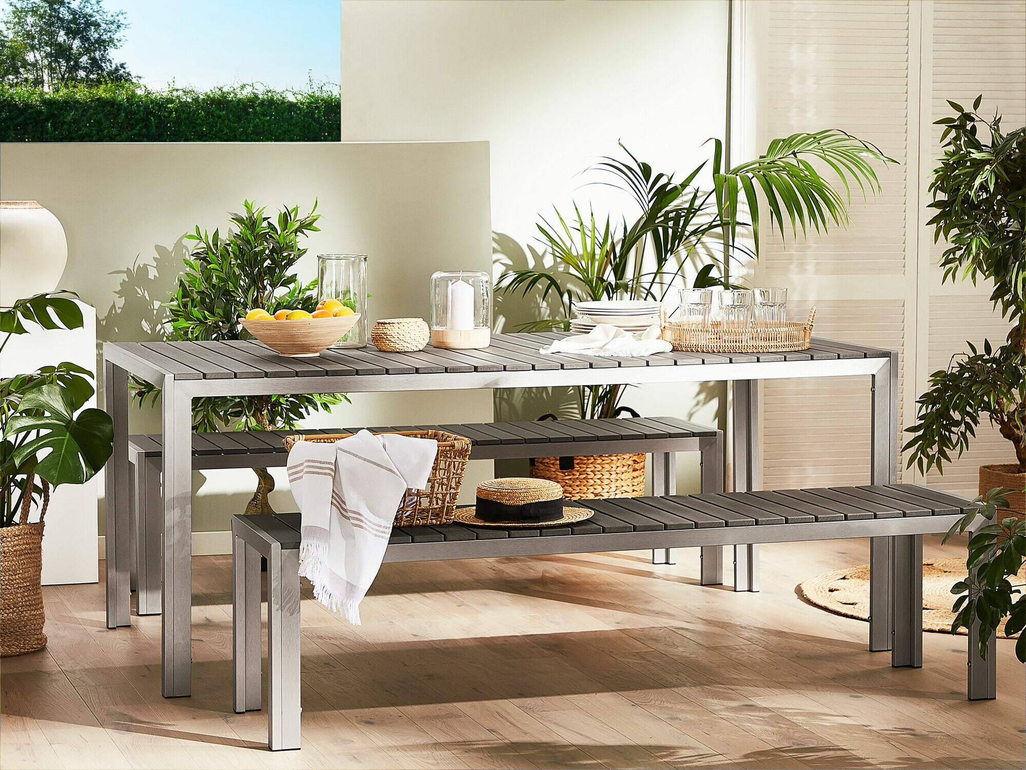 Galds un krēslu komplekts Berwyn 1895 (Pelēks + Sudraba)