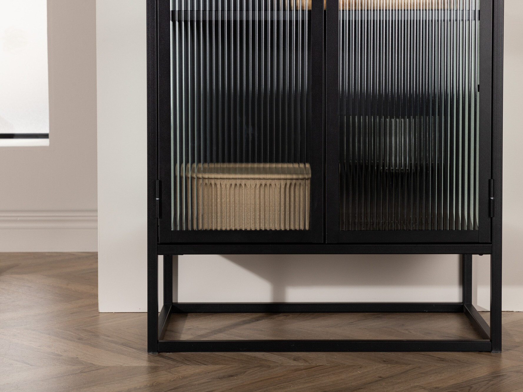 Plaukts Dallas 4941 (Melns)