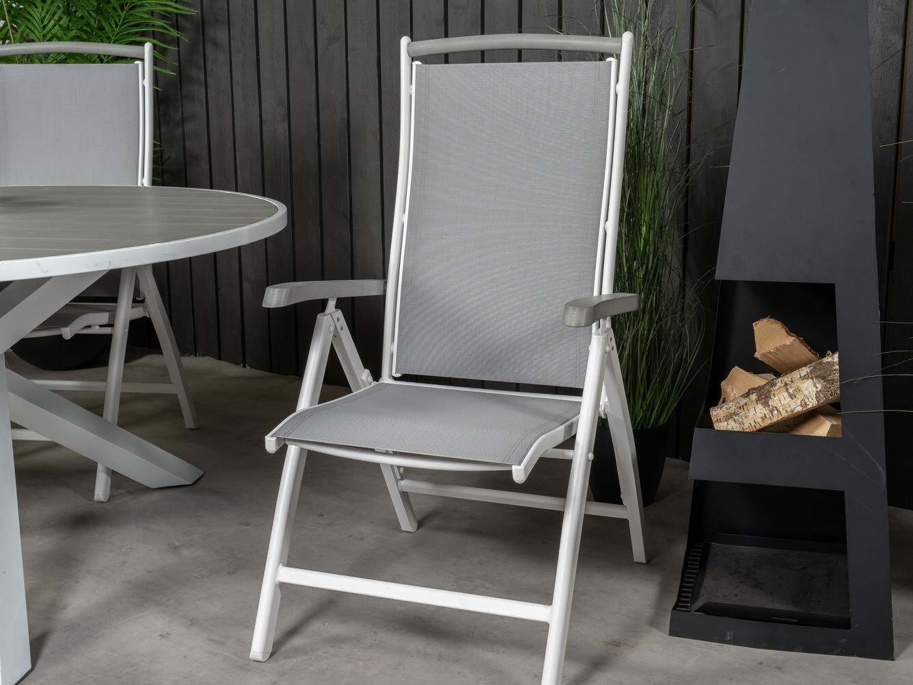 Galds un krēslu komplekts Dallas 2347 (Pelēks + Balts)